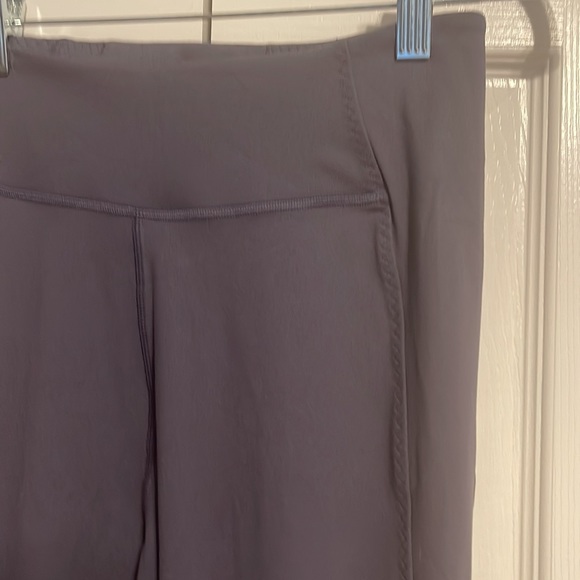 NWOT Victoria's Secret incredible essential legging in lavender size small - Picture 5 of 14